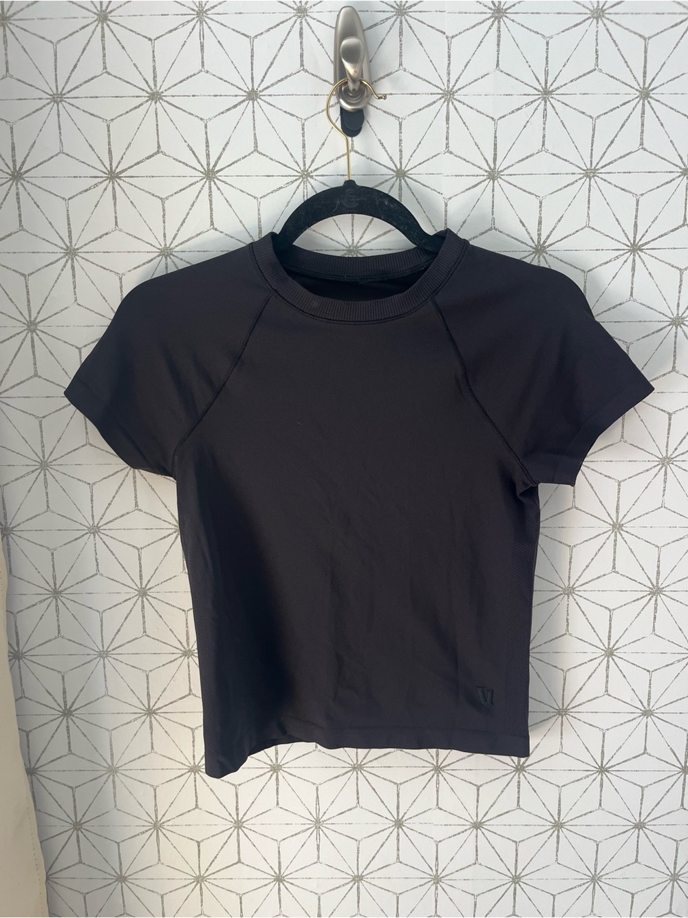 Vuori Seamless Crop Tee Black